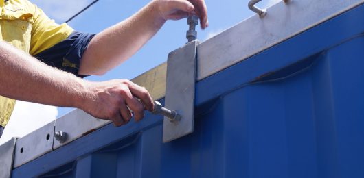 77.0-twistlock-bracket-mounting 77.0-twistlock-bracket-mounting